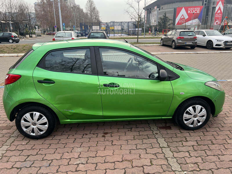 Mazda 2 1.3i CE PLUS