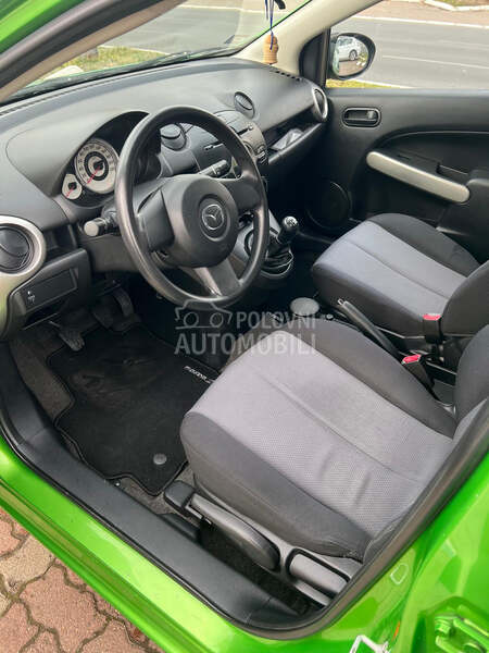 Mazda 2 1.3i CE PLUS