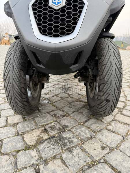 Piaggio MP3 300 B Kategorija