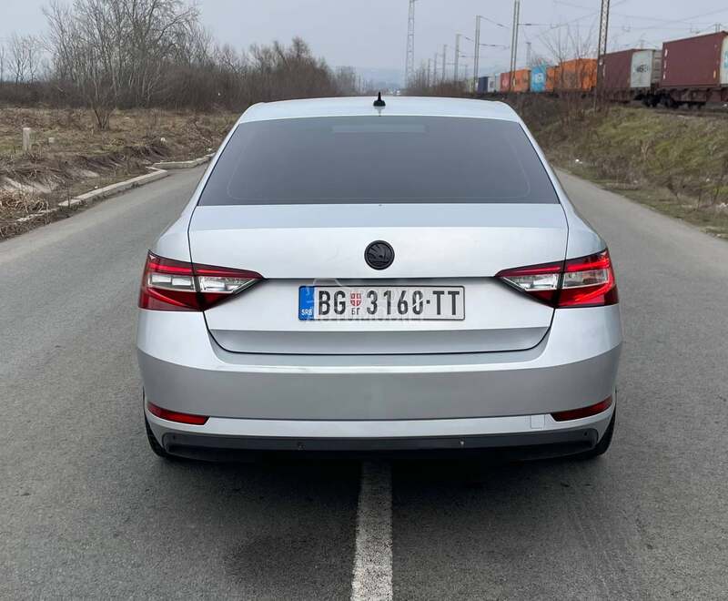 Škoda Superb 