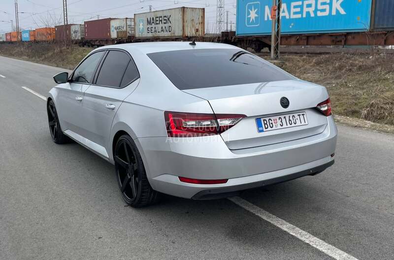 Škoda Superb 