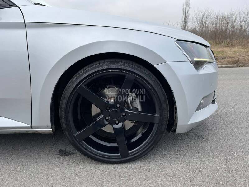 Škoda Superb 