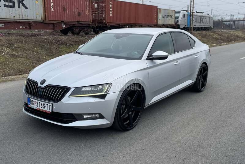 Škoda Superb 