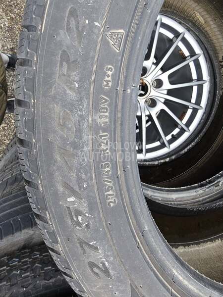 Pirelli 275/45 R21 Zimska