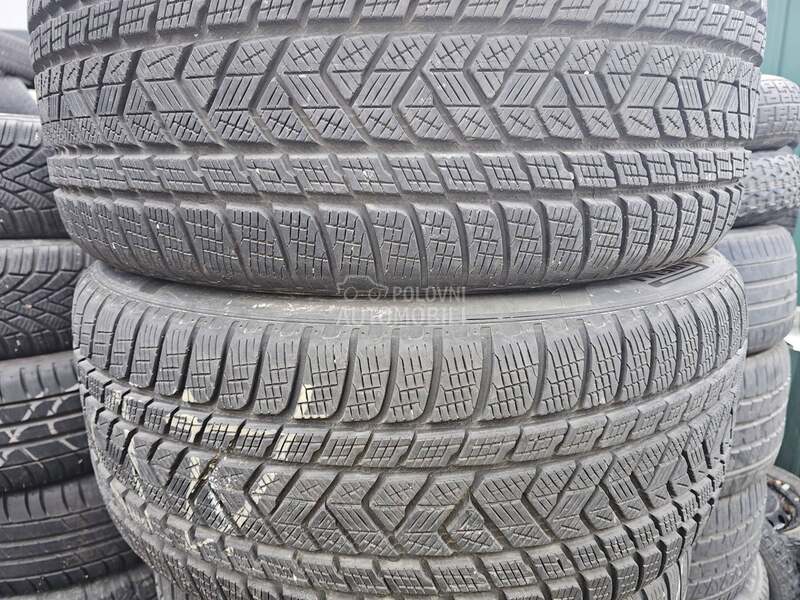 Pirelli 275/45 R21 Zimska
