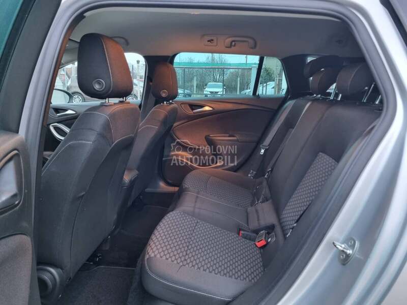 Opel Astra K NAV/LED