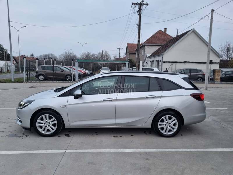 Opel Astra K NAV/LED