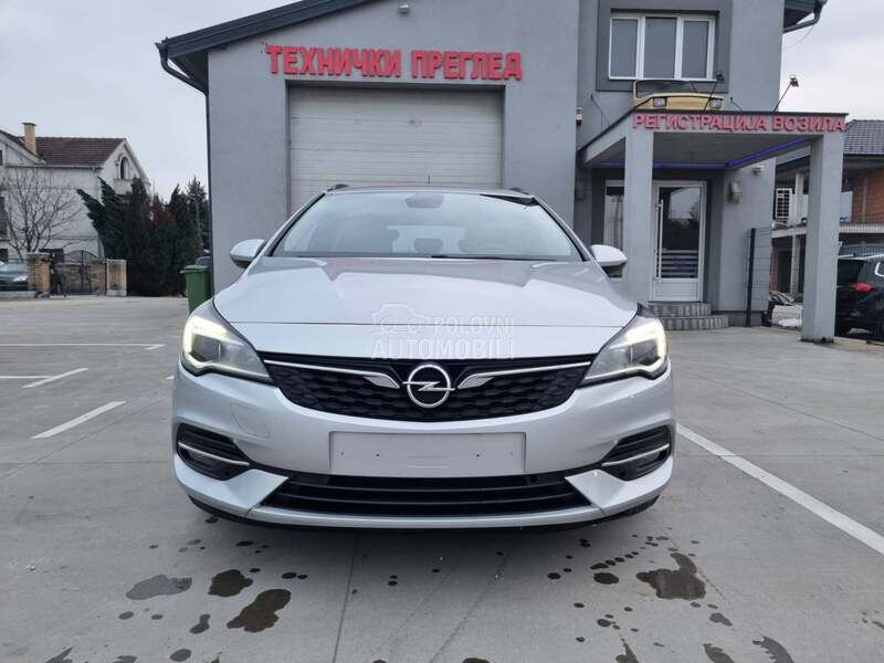 Opel Astra K NAV/LED