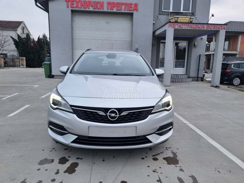 Opel Astra K NAV/LED