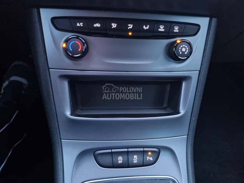 Opel Astra K NAV/LED
