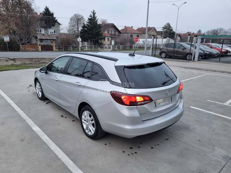 Opel Astra K NAV/LED