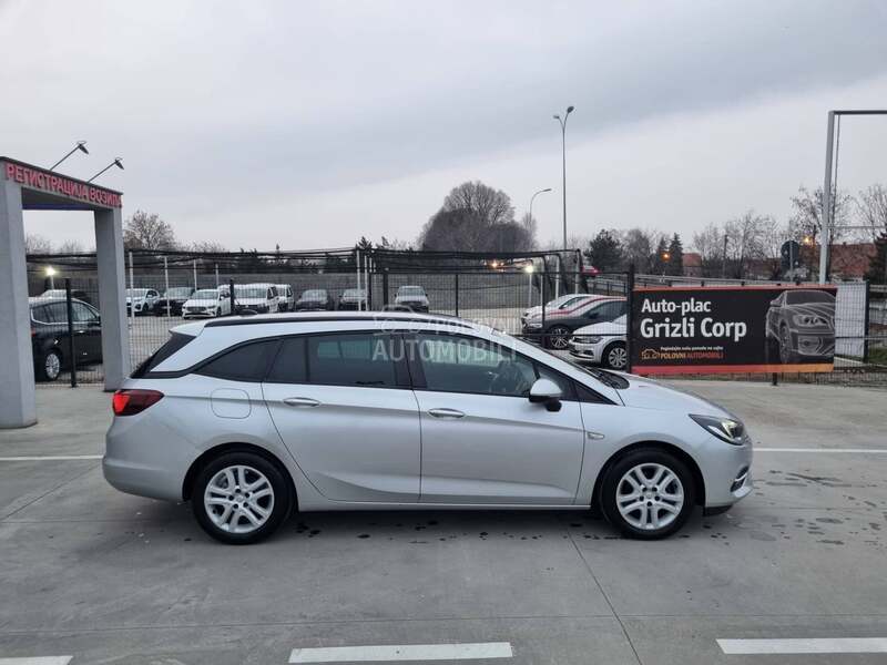 Opel Astra K NAV/LED