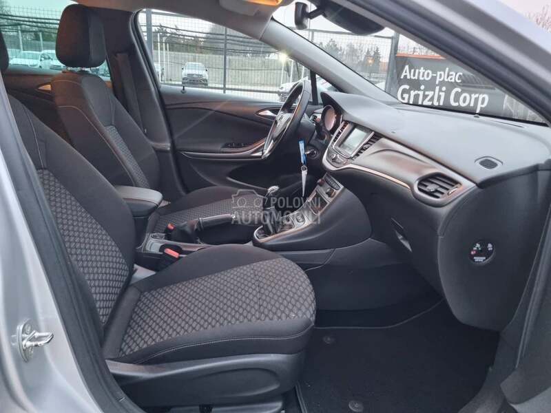 Opel Astra K NAV/LED