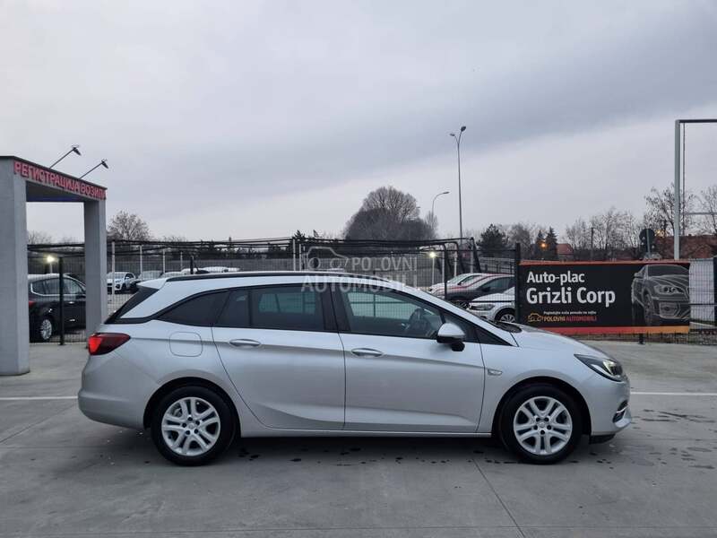 Opel Astra K NAV/LED