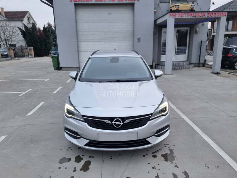 Opel Astra K NAV/LED