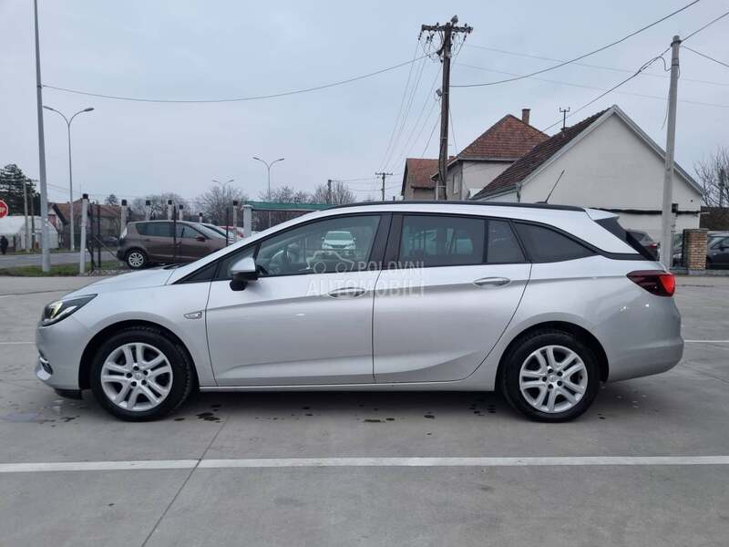 Opel Astra K NAV/LED