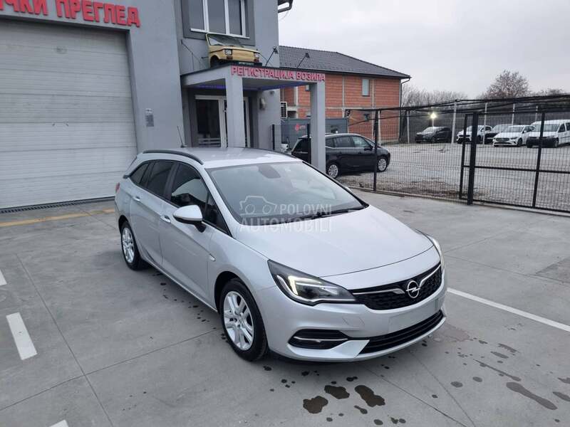 Opel Astra K NAV/LED