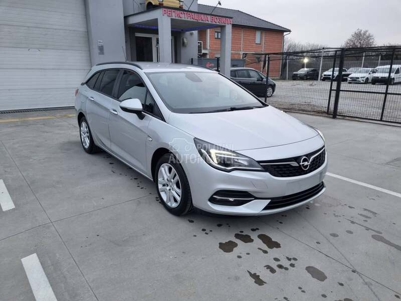 Opel Astra K NAV/LED