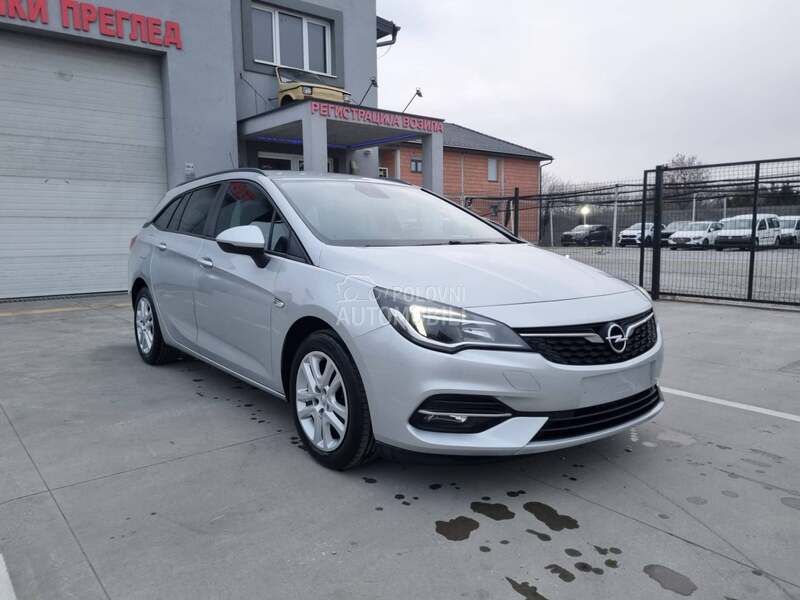 Opel Astra K NAV/LED