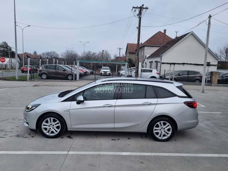 Opel Astra K NAV/LED