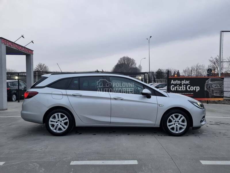 Opel Astra K NAV/LED
