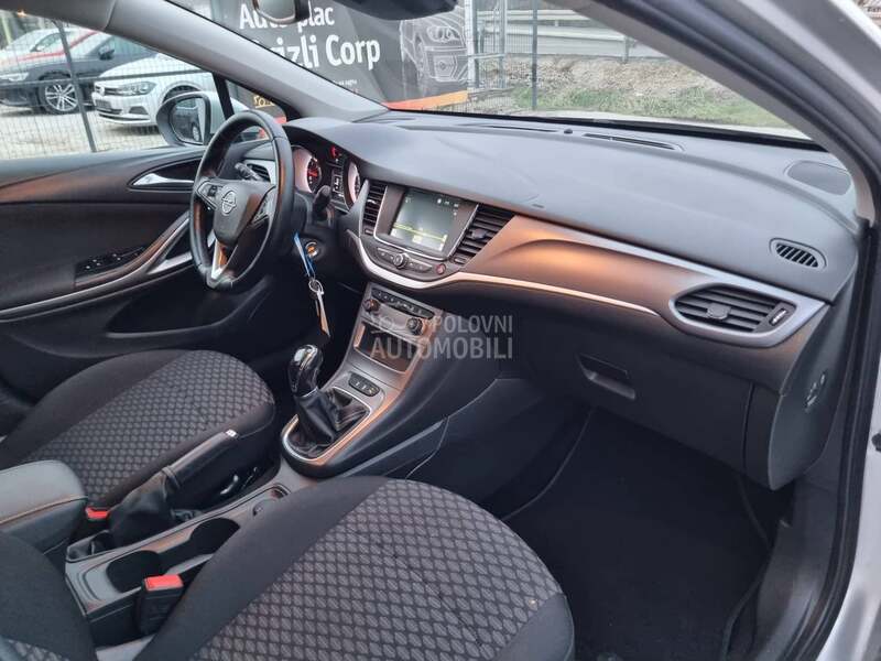 Opel Astra K NAV/LED