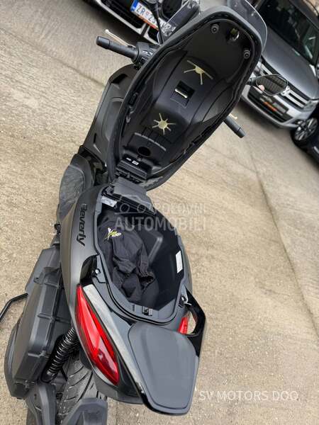 Piaggio Beverly 400HPE DEEP BLACK