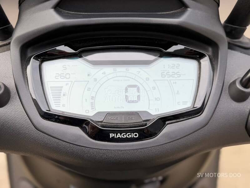 Piaggio Beverly 400HPE DEEP BLACK