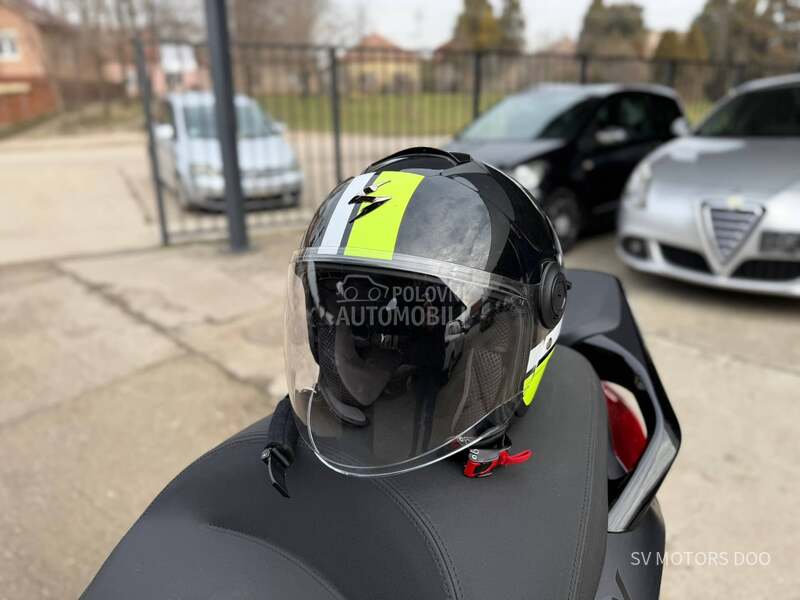 Piaggio Beverly 400HPE DEEP BLACK