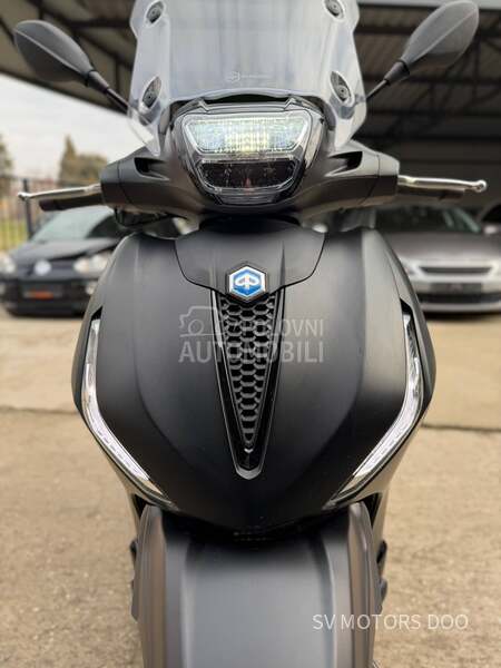 Piaggio Beverly 400HPE DEEP BLACK