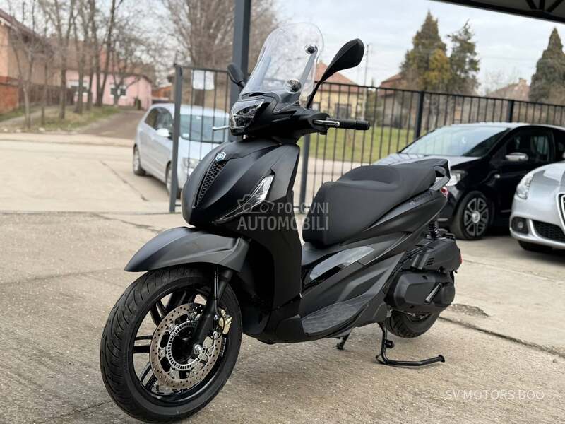 Piaggio Beverly 400HPE DEEP BLACK