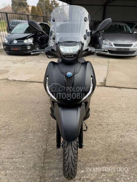 Piaggio Beverly 400HPE DEEP BLACK
