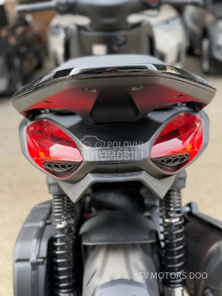 Piaggio Beverly 400HPE DEEP BLACK