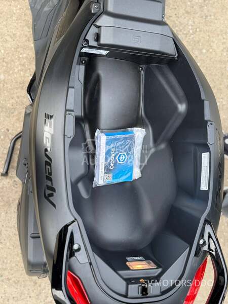Piaggio Beverly 400HPE DEEP BLACK