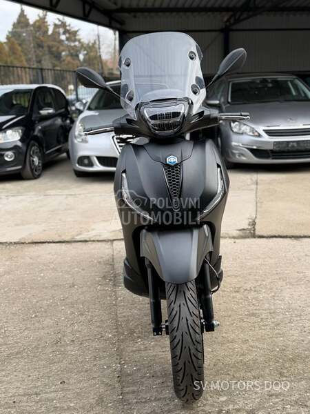 Piaggio Beverly 400HPE DEEP BLACK