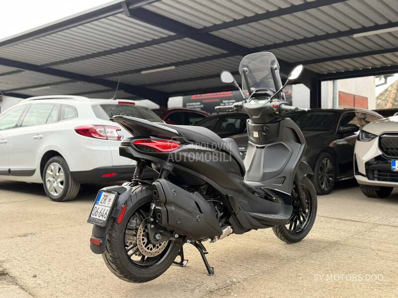 Piaggio Beverly 400HPE DEEP BLACK