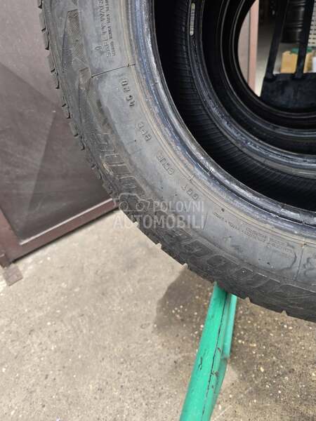 Bridgestone 215/65 R16 Zimska