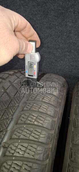 Pirelli 245/45 R19 Zimska