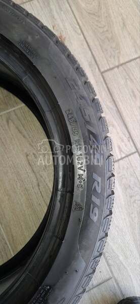 Pirelli 245/45 R19 Zimska