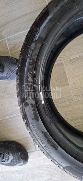 Pirelli 245/45 R19 Zimska