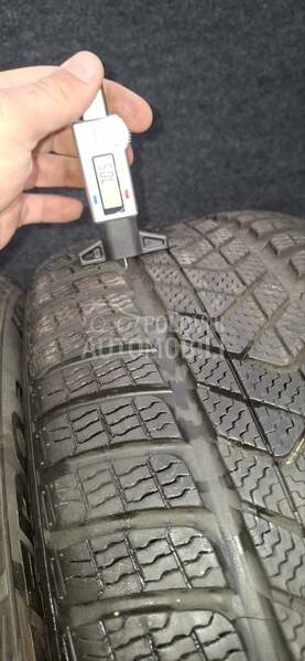 Pirelli 245/45 R19 Zimska