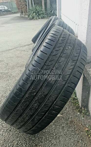 Pirelli 215/45 R17 Letnja