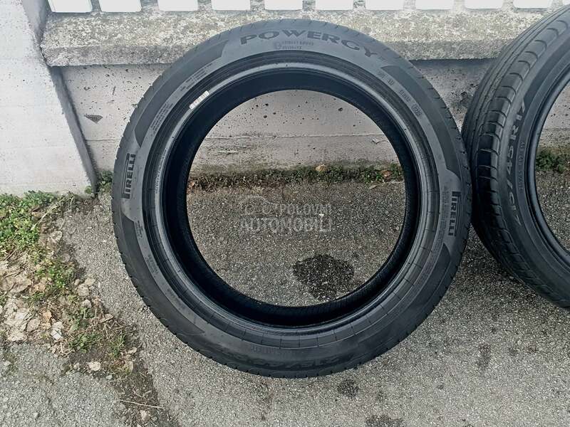 Pirelli 215/45 R17 Letnja