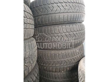 Pirelli 215/55 R17 Zimska