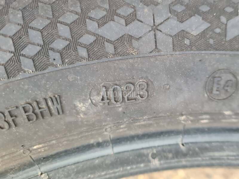 Continental 225/55 R17 Zimska