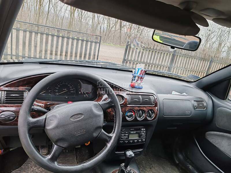 Ford Escort 