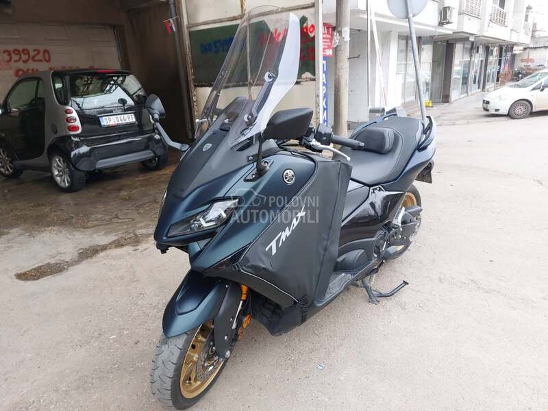 Yamaha Tmax 560