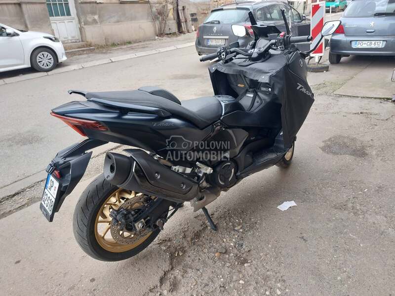Yamaha Tmax 560