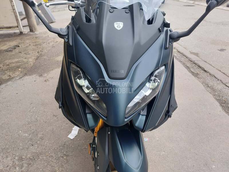 Yamaha Tmax 560