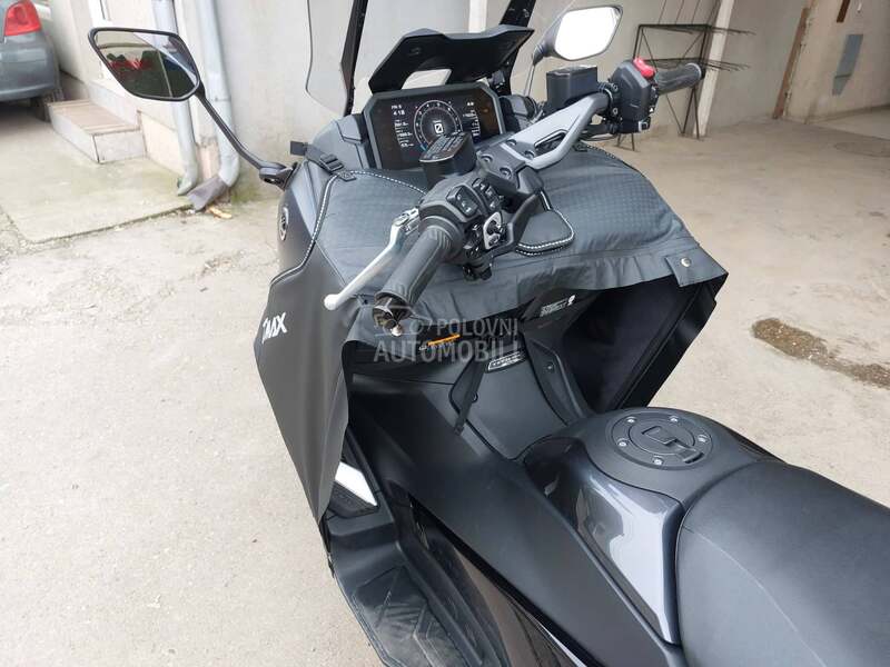 Yamaha Tmax 560